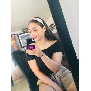 Meet your Posher, Gabriela